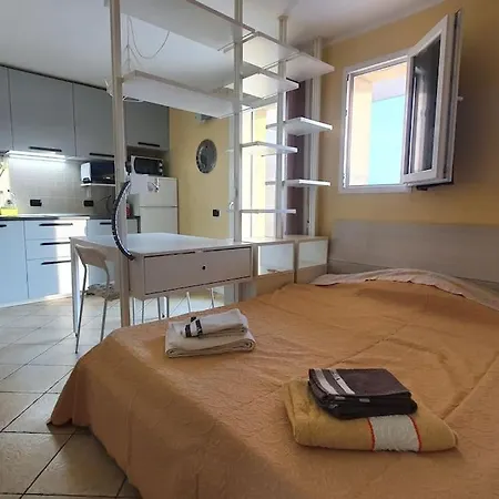 Ultimo Piano Con Terrazzo E Posto Auto 公寓 *