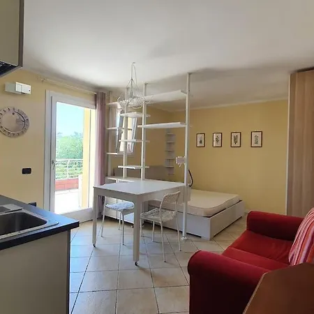 公寓 Ultimo Piano Con Terrazzo E Posto Auto *